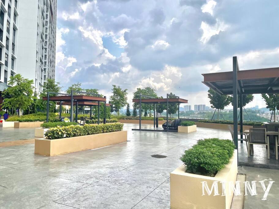 Netizen Near Mrt Couple Balcony Suite #31 Kampong Bukit Dukong Eksteriør bilde