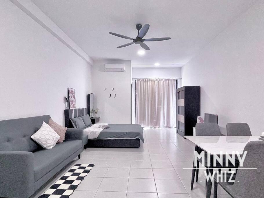 Netizen Near Mrt Couple Balcony Suite #31 Kampong Bukit Dukong Eksteriør bilde