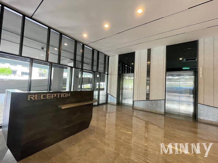 Netizen Near Mrt Couple Balcony Suite #31 Kampong Bukit Dukong Eksteriør bilde